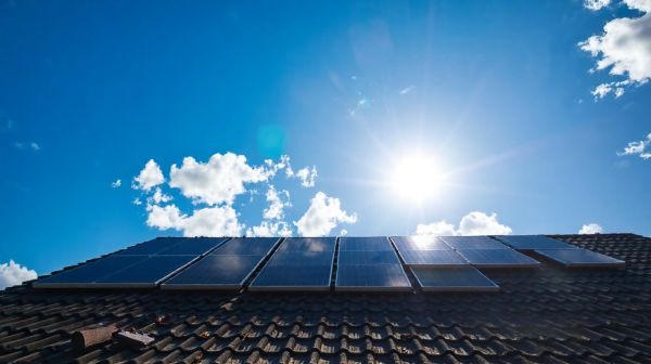 Les meilleurs panneaux solaires photovoltaïques pour tous les toits